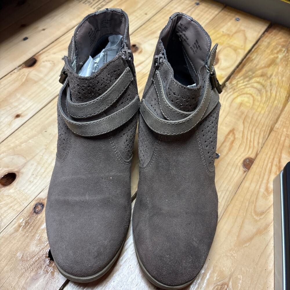 Women’s size 7 boots